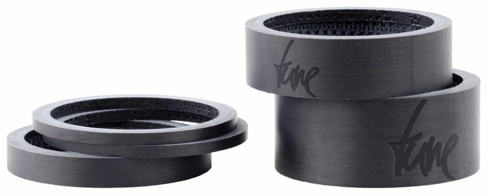 Tune Carbon 1 1/8" Spacer Set